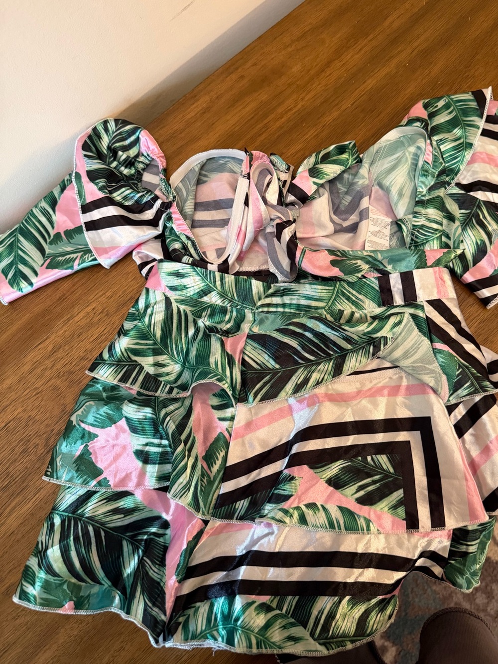 PrettyLittleThing Tropical Satin Ruffle Co Ord Set NWT Size 2